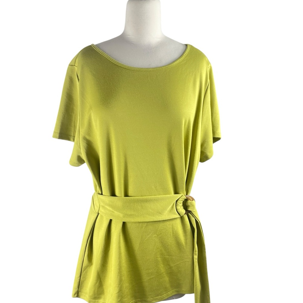 Massini Wasabi Green Short Sleeve Top with round buckle detail Size 1X